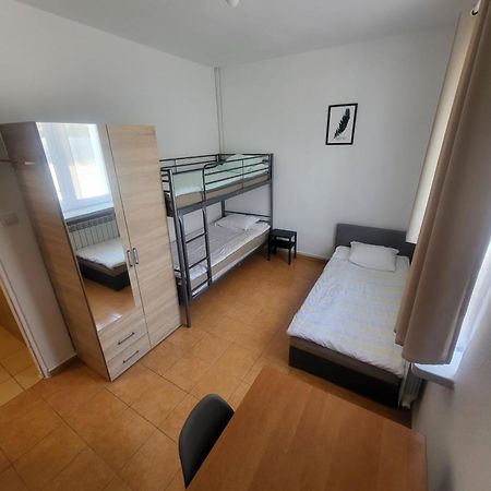 Rooms4Rest Popularna - Private Rooms For Tourists - Atr Consulting Sp, Z O,O, Βαρσοβία Εξωτερικό φωτογραφία